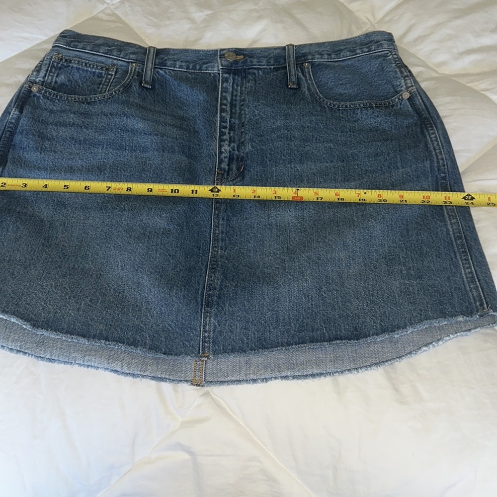 MADEWELL Ridge Denim A-Line Dolphin-Hem Mini Skirt in medium dark Wash SIZE 33 - Picture 12 of 16